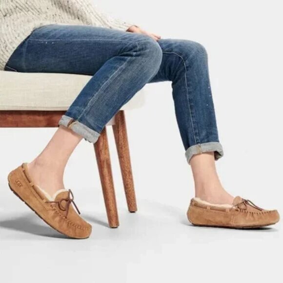 UGG Dakota Suede Slippers in Chestnut in Tan Women Size 7.5 - Picture 1 of 5